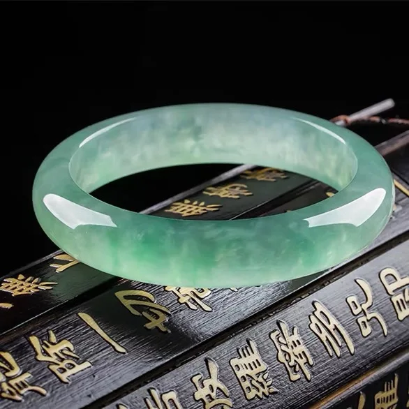 Natural Myanmar jadeite bracel - مراجعة Coordinates Bracelet وسعره