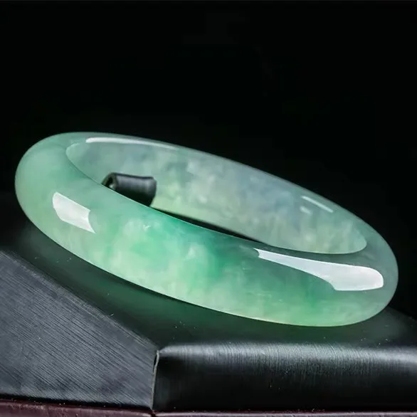 Natural Myanmar jadeite bracel - مراجعة Coordinates Bracelet وسعره