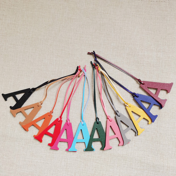English Letter A B C D E F G A - مراجعة Monogram Keychain Leather وسعره