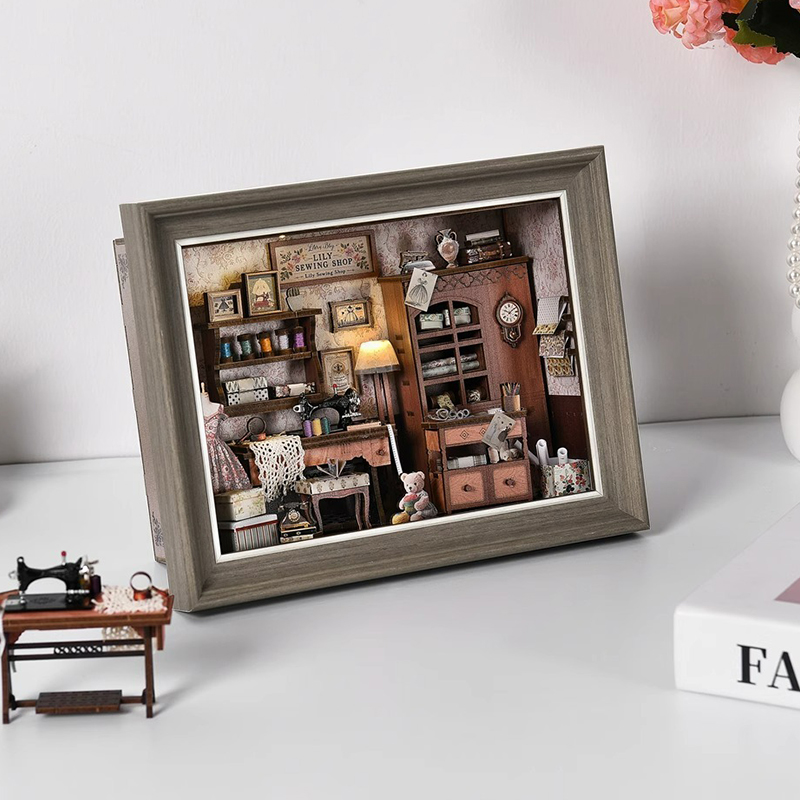 DIY Book Nook Kit 3D Miniature - مراجعة Engraved Wood Frame وسعره