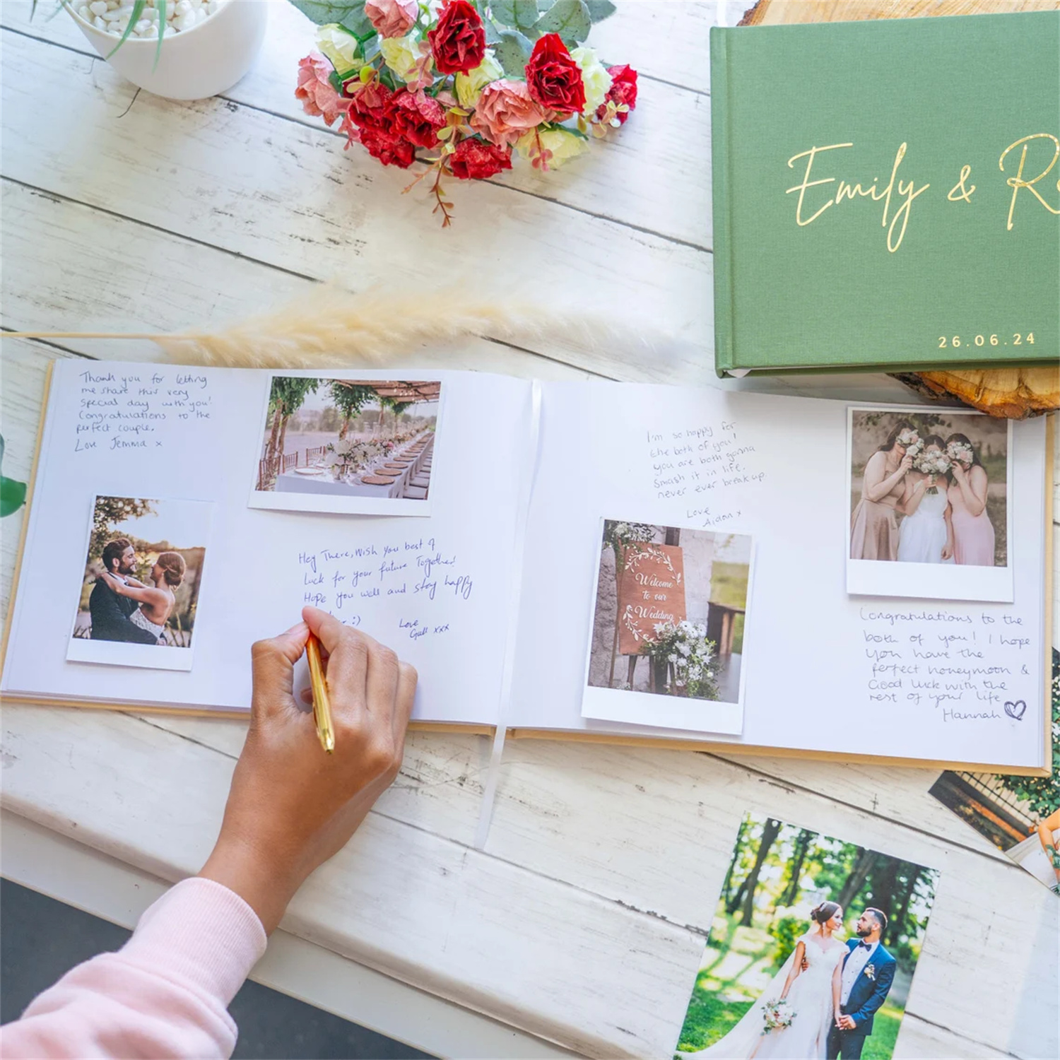 Custom Venue Illustration Wedd - مراجعة Custom Photo Book وسعره