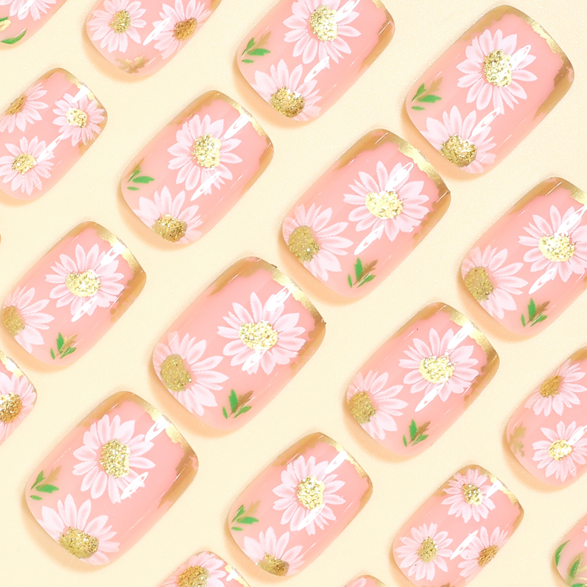 Short Square fake nails golden - مراجعة Pressed Flower Art وسعره
