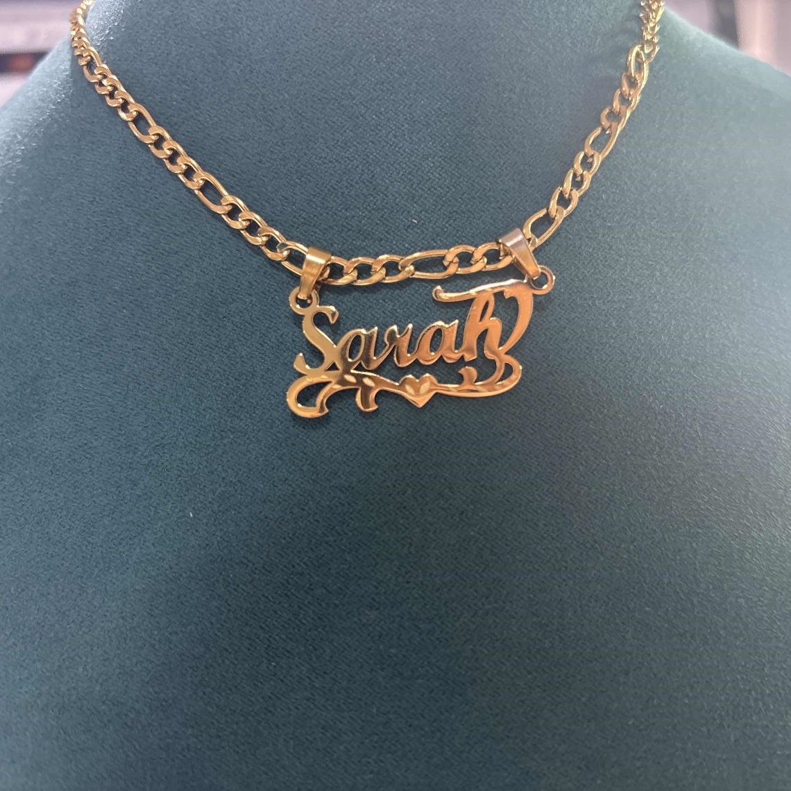 Custom Figaro Chain Heart Name - مراجعة Name Necklace Custom وسعره