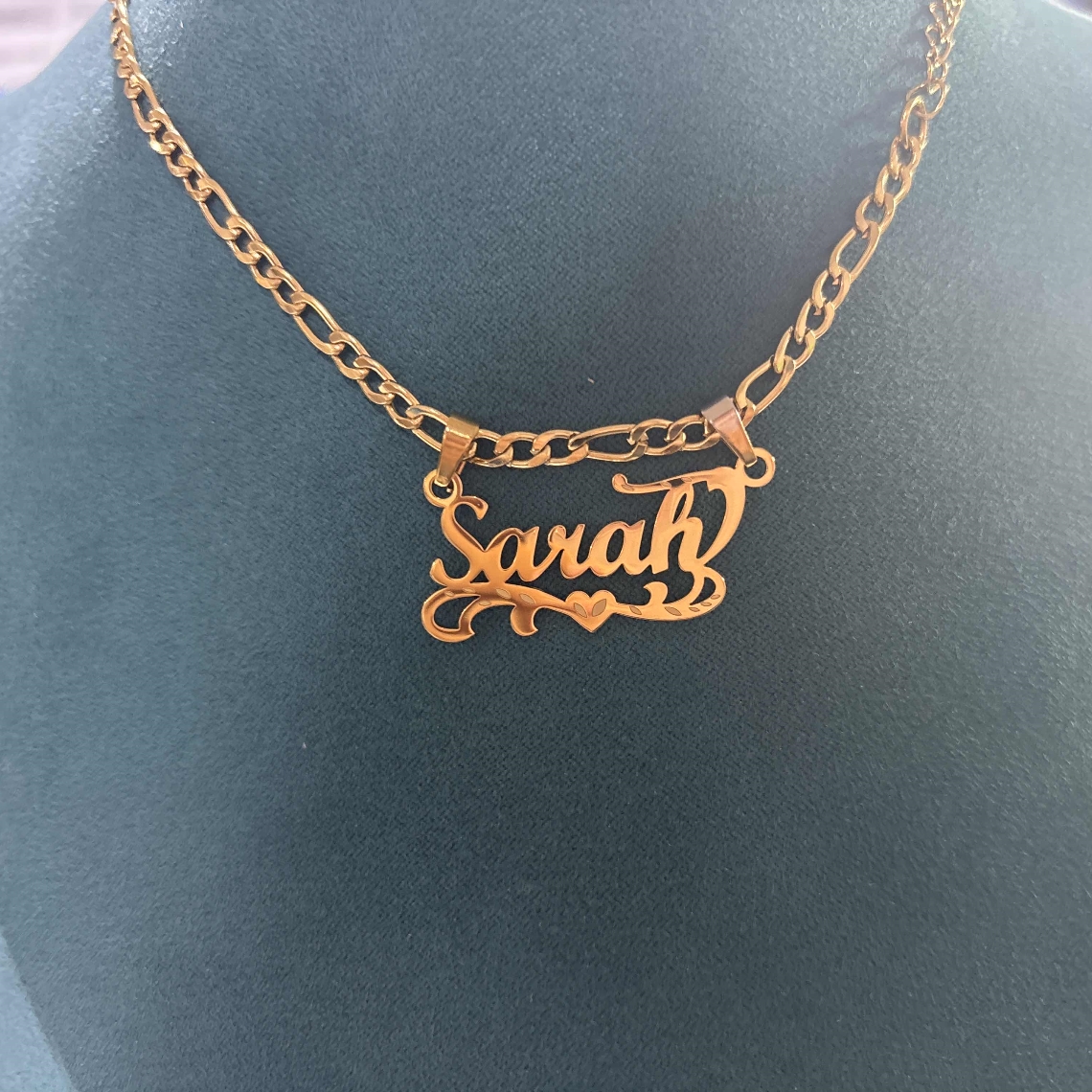 Custom Figaro Chain Heart Name - مراجعة Name Necklace Custom وسعره