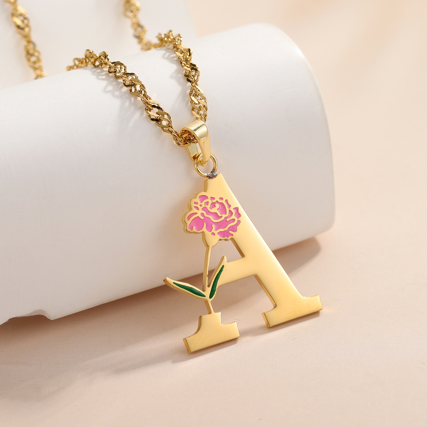 Custom Flower Initial Letter P - مراجعة Birth Flower Necklace وسعره